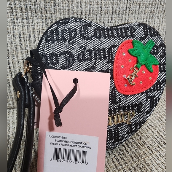 Juicy Couture Heart-Shaped Wristlet New - Picture 3 of 3